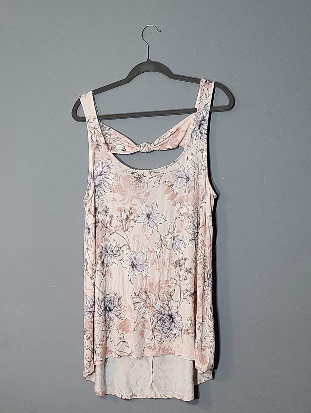 torrid Size 2 Tank Top Pink and Lavender Floral Scoop Neck High Low Fit